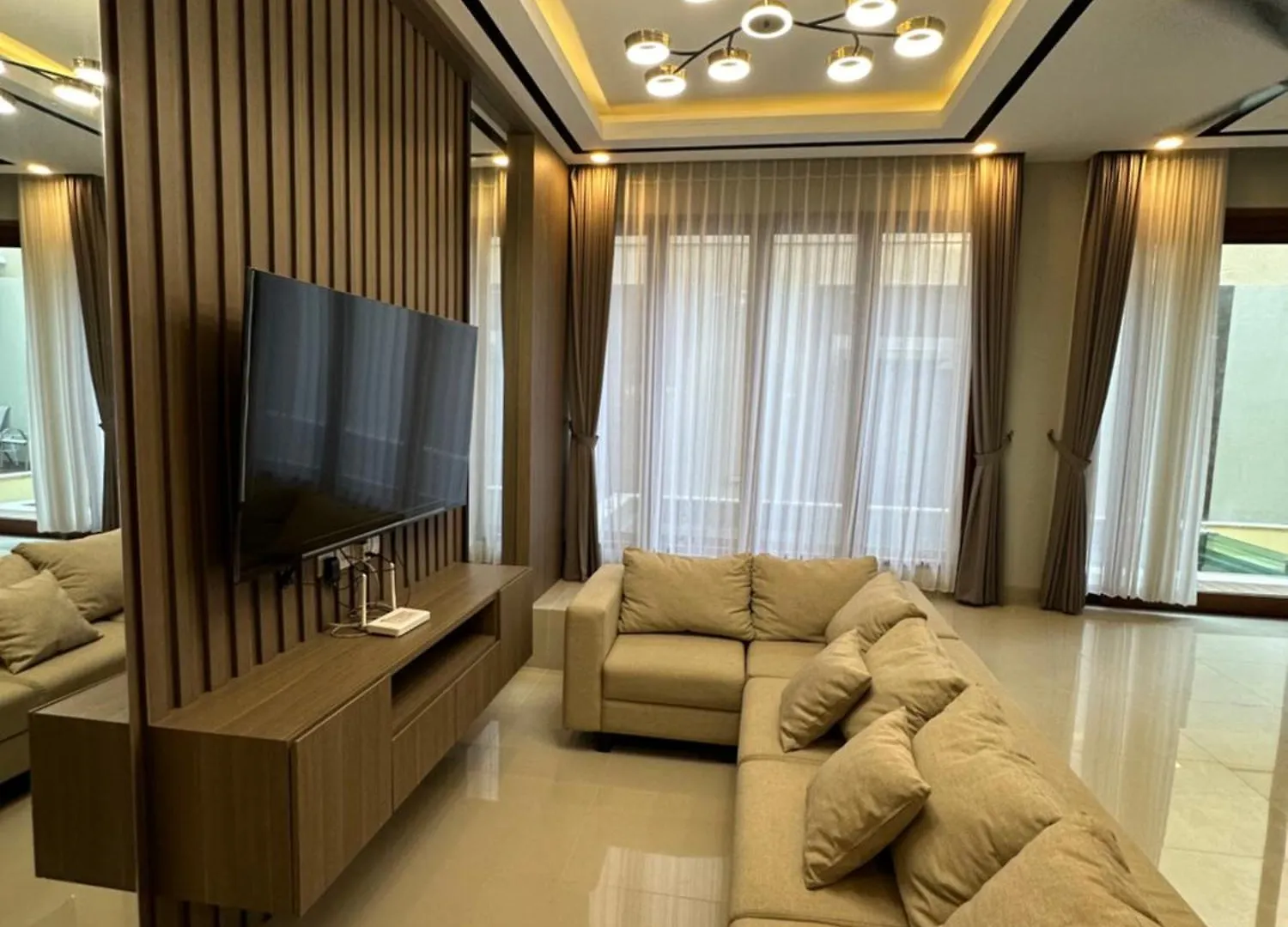 Classy New 5 Bedroom Villa In Kuta Legian 0*,