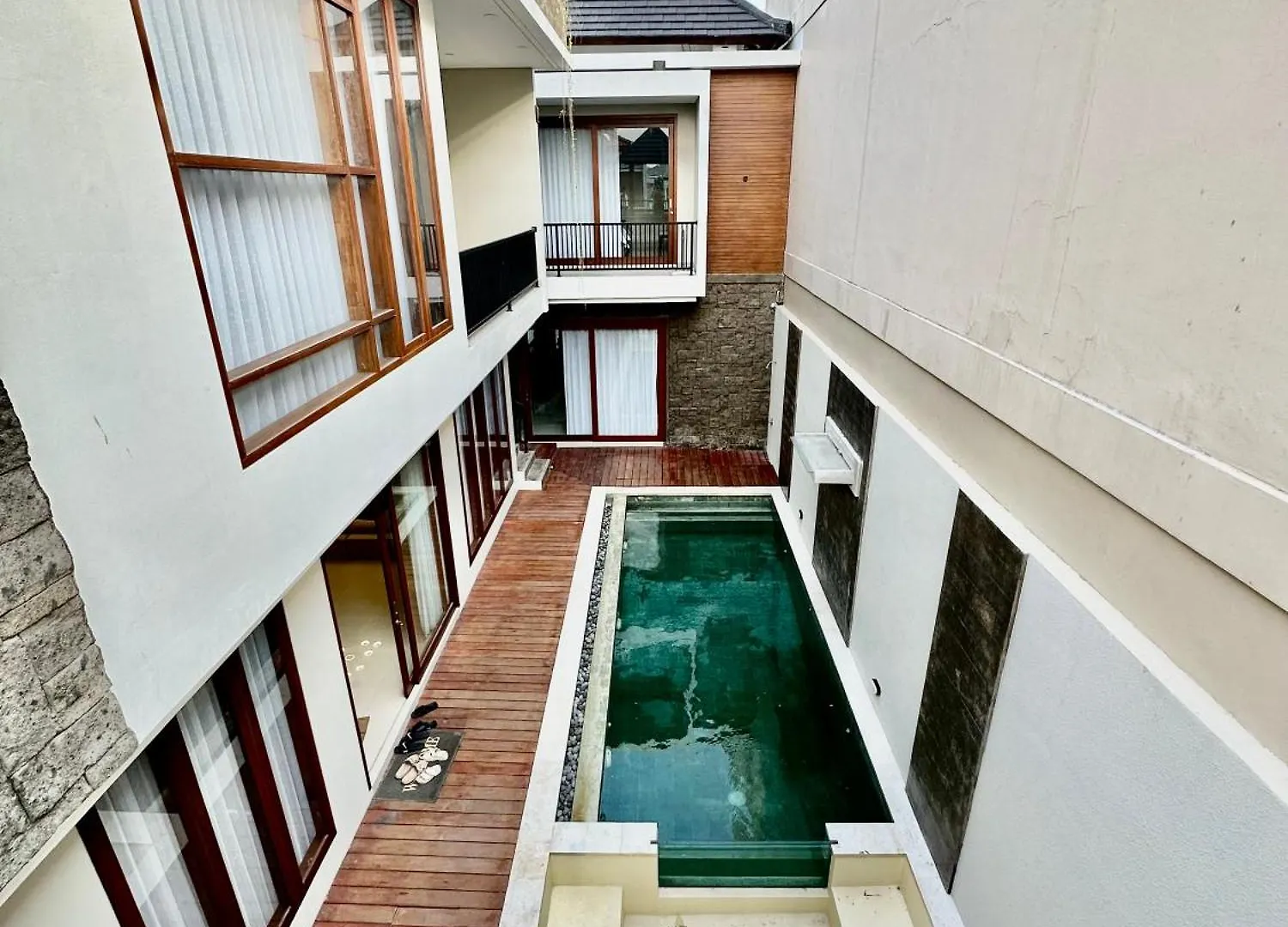 Classy New 5 Bedroom Villa In Kuta Legian