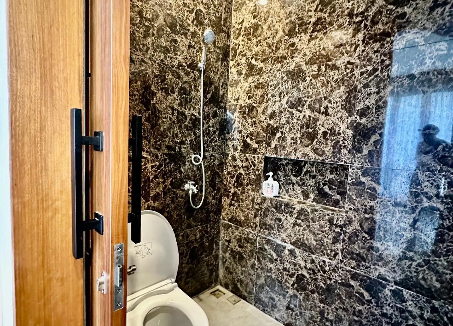 Classy New 5 Bedroom Villa In Kuta Legian 0*,  Indonésie