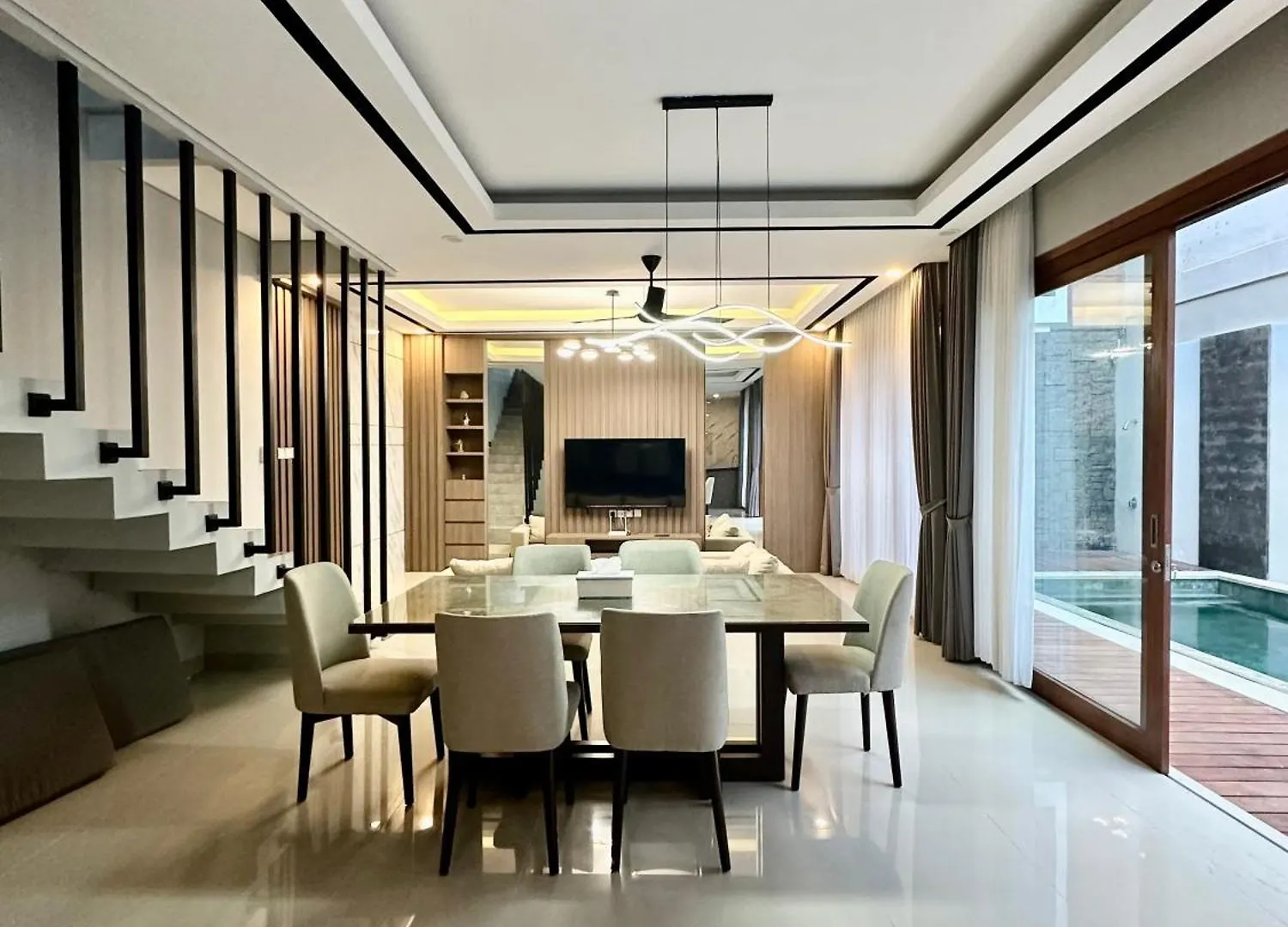 Classy New 5 Bedroom Villa In Kuta Legian