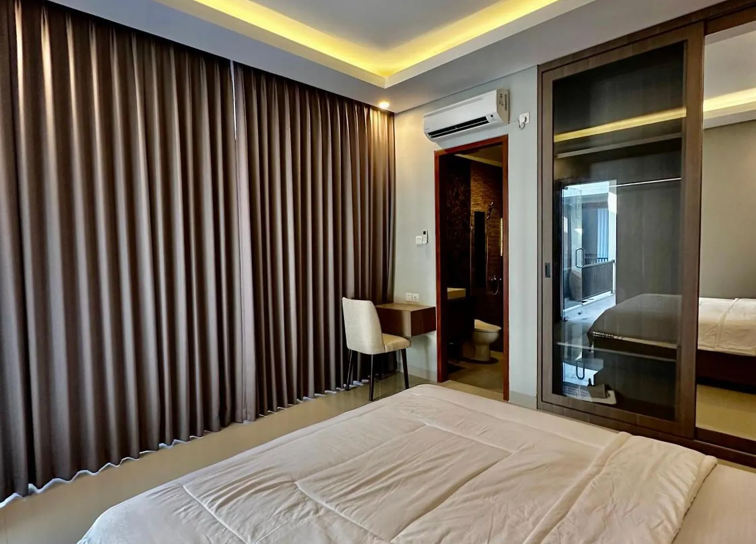 Classy New 5 Bedroom Villa In Kuta Legian